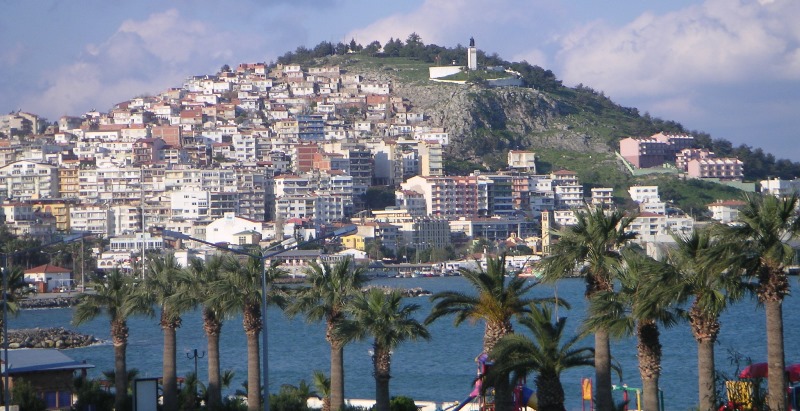Град на брега на морето в Турция