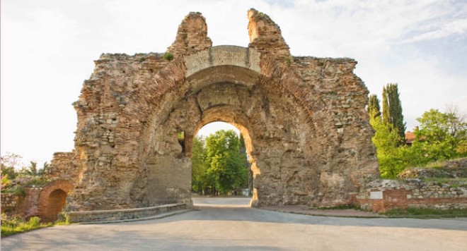 римска арка в Хисар